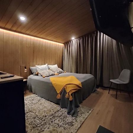Black Hotel Кемпеле Экстерьер фото