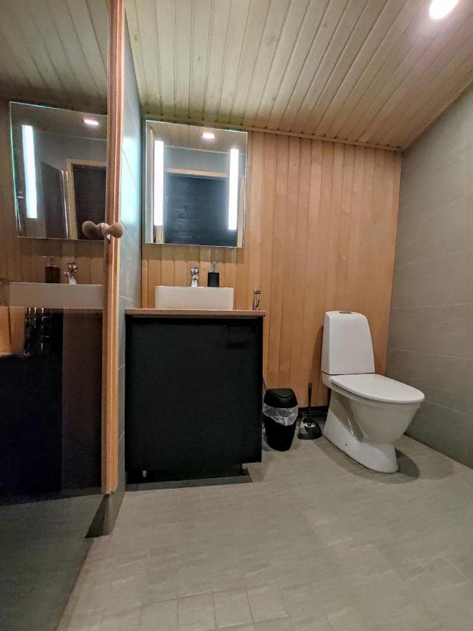 Black Hotel Кемпеле Экстерьер фото