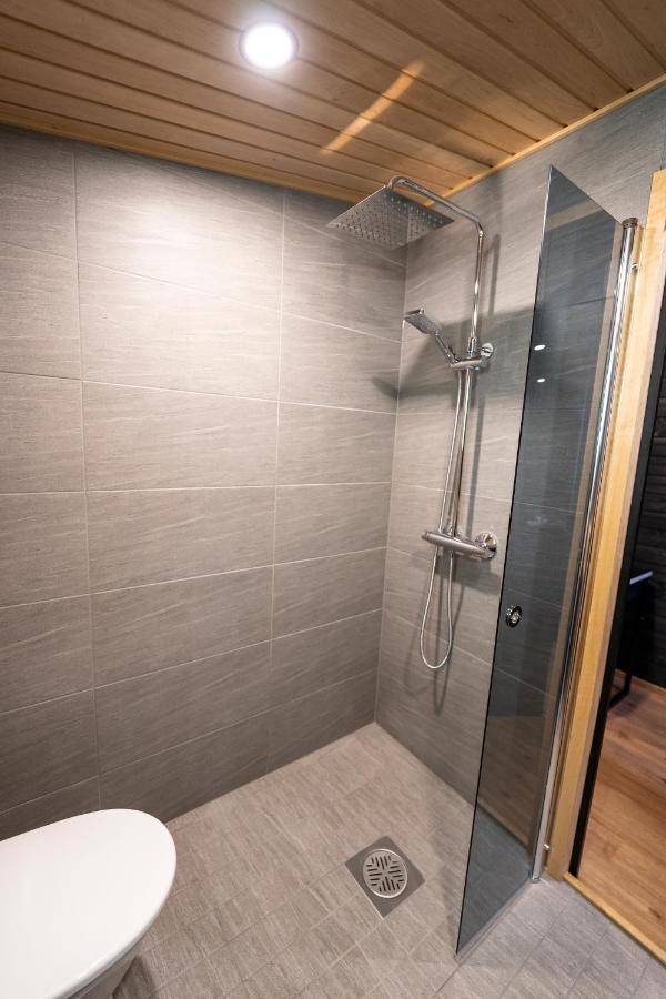 Black Hotel Кемпеле Экстерьер фото