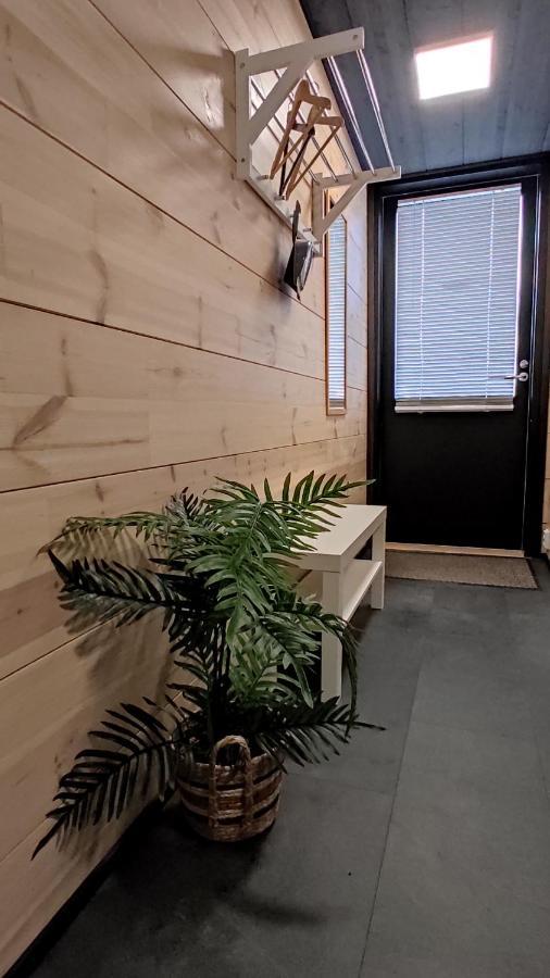 Black Hotel Кемпеле Экстерьер фото